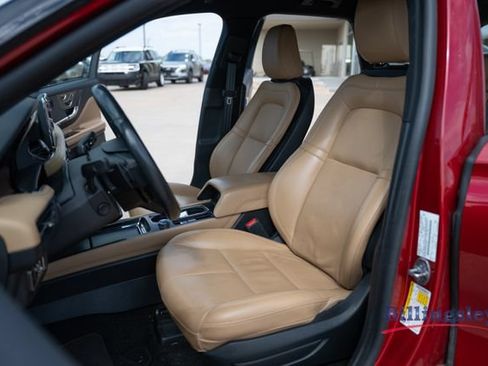 Used 2021 Lincoln Corsair Reserve w/ Equipment Group 201A FWD image 10