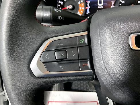 Used 2025 Jeep Compass Trailhawk AWD/4WD image 18