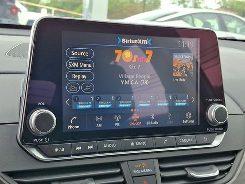 Used 2025 Nissan Altima 2.5 SV FWD image 29