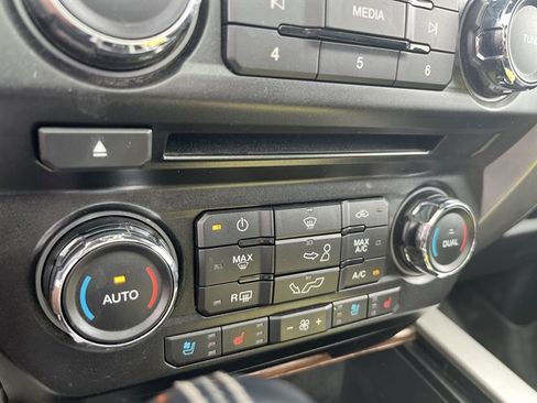 Used 2018 Ford F150 Lariat AWD/4WD image 29