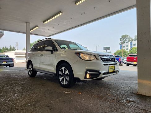 Used 2017 Subaru Forester 2.5i Limited AWD/4WD image 9