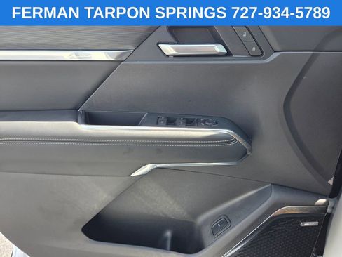 Used 2025 GMC Acadia Elevation FWD image 25