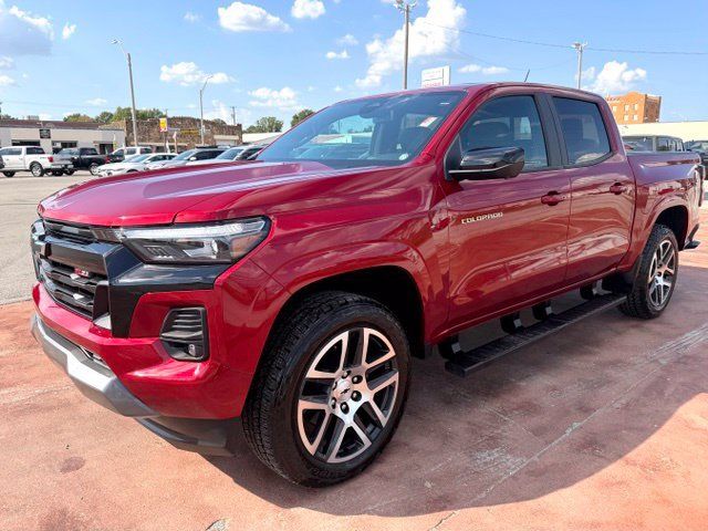 Used 2023 Chevrolet Colorado Z71 w/ Z71 Convenience Package 2 AWD/4WD image 1