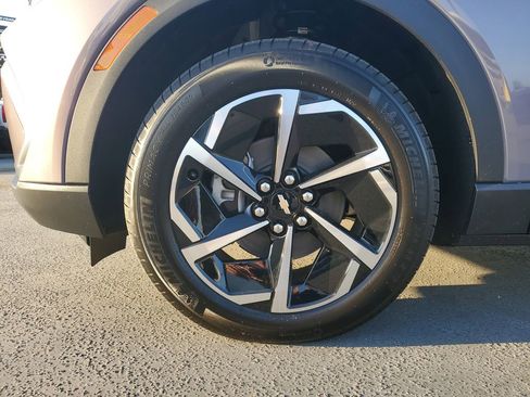 New 2026 Chevrolet Equinox EV LT image 6