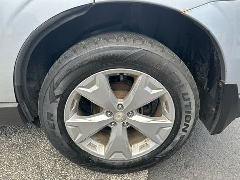 Used 2017 Subaru Forester 2.5i Premium image 14