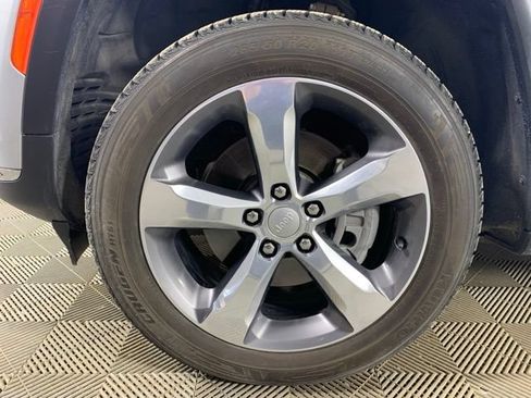 Used 2022 Jeep Grand Cherokee L Limited AWD/4WD image 37