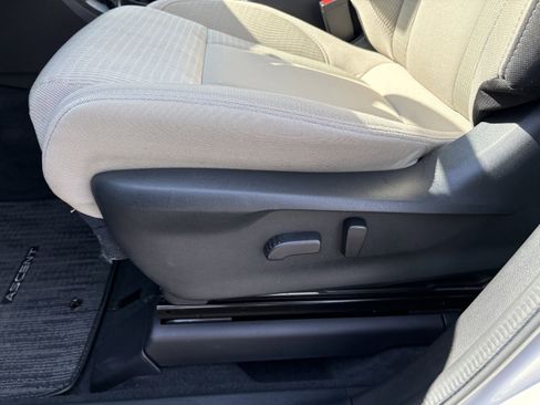 Used 2025 Subaru Ascent Premium image 27