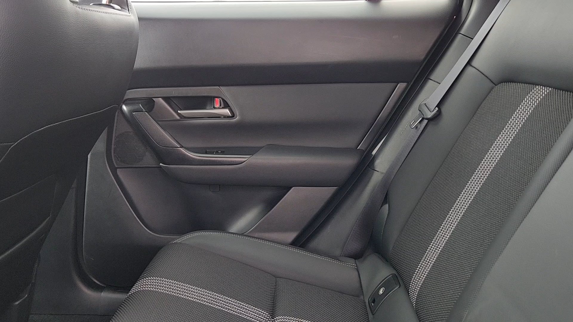 Used 2026 MAZDA CX-50 AWD 2.5 S w/ Preferred Pkg image 17