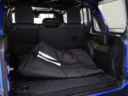 Used 2025 Jeep Wrangler Unlimited Rubicon image 26