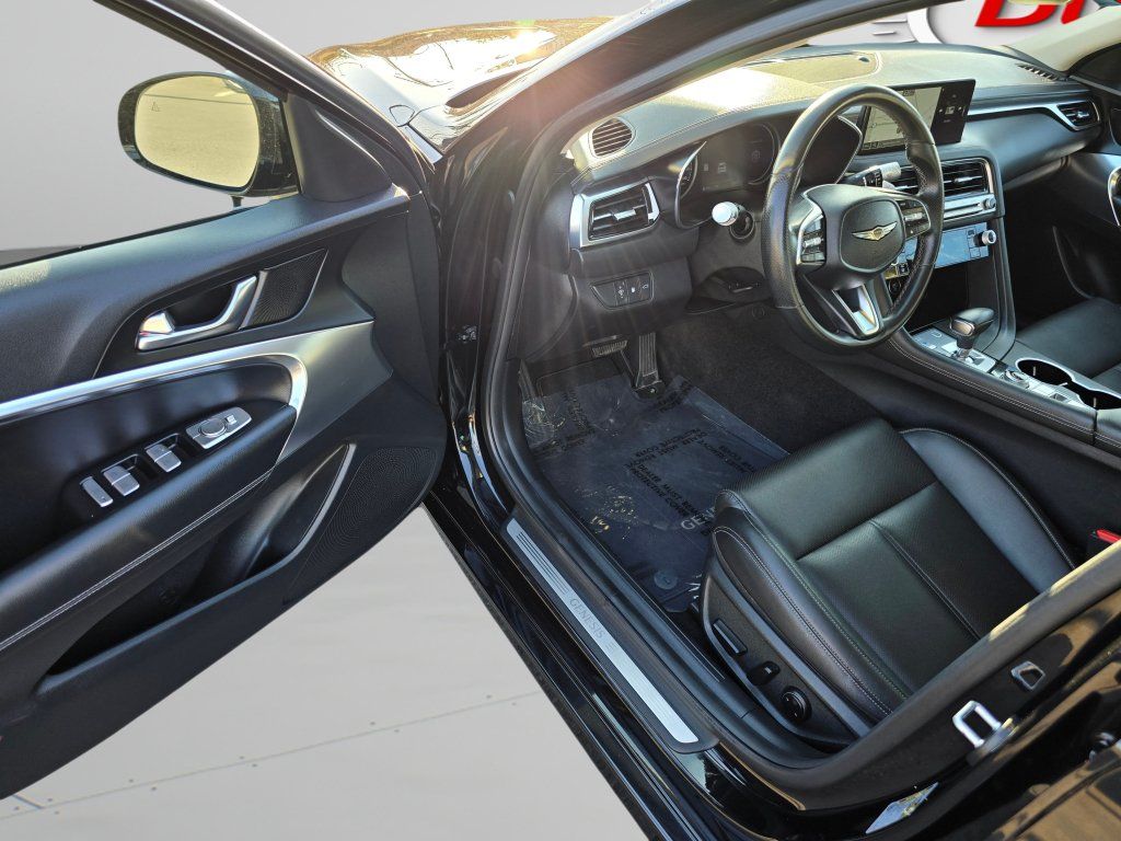 Used 2025 Genesis G70 2.5T RWD image 22
