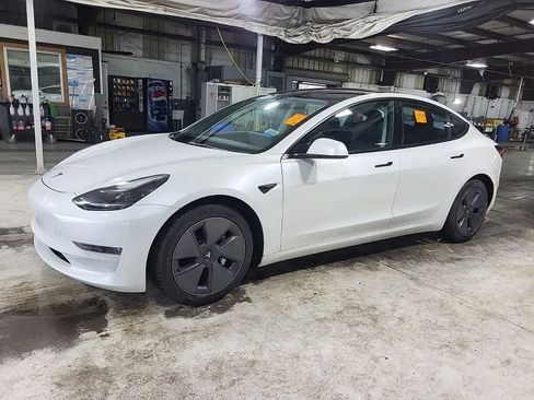 Used 2022 Tesla Model 3 Long Range image 2