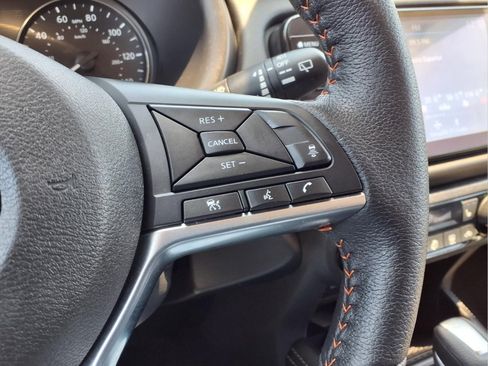 Used 2024 Nissan Kicks SR w/ SR Premium Package FWD image 21