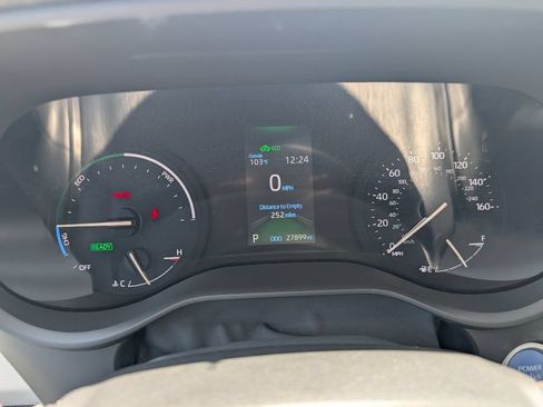 Used 2024 Toyota Sienna XLE FWD image 18