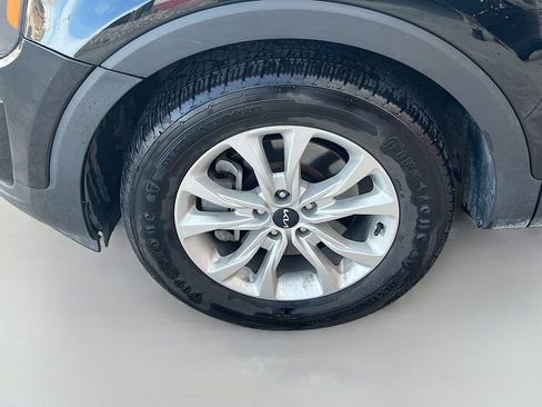 Used 2022 Kia Telluride LX image 31