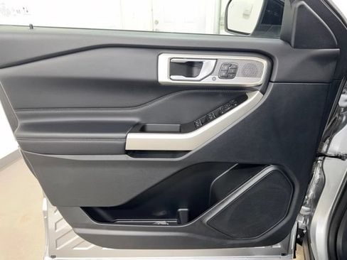 Used 2020 Ford Explorer Limited w/ Class III Trailer Tow Package AWD/4WD image 10