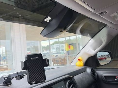 Used 2022 Toyota Tacoma SR w/ SX Package image 14