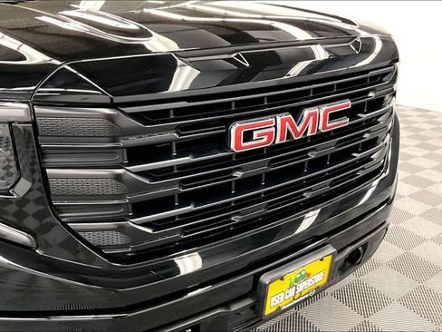 Used 2024 GMC Sierra 1500 Pro w/ Graphite Edition AWD/4WD image 31