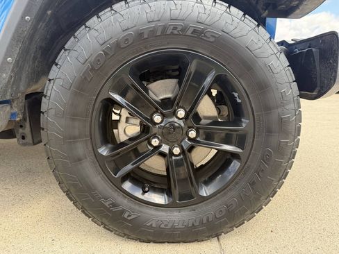Used 2023 Jeep Wrangler Unlimited Sahara AWD/4WD image 10