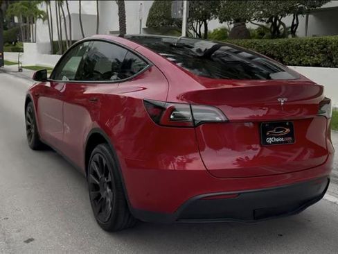 Used 2022 Tesla Model Y Long Range AWD/4WD image 5