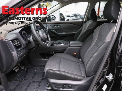 Used 2022 Nissan Rogue SV AWD/4WD image 13