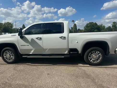 Certified 2022 Chevrolet Silverado 2500 High Country w/ Technology Package AWD/4WD image 5