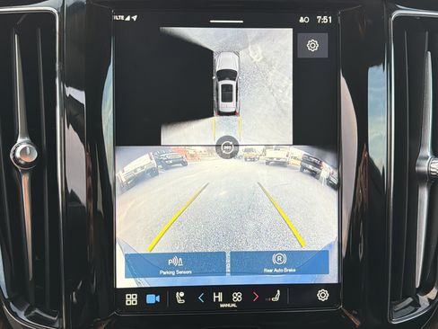 Used 2024 Volvo XC60 B5 Plus image 33