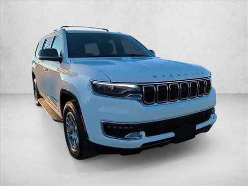 Used 2023 Jeep Wagoneer L 4WD w/ Convenience Group I image 3