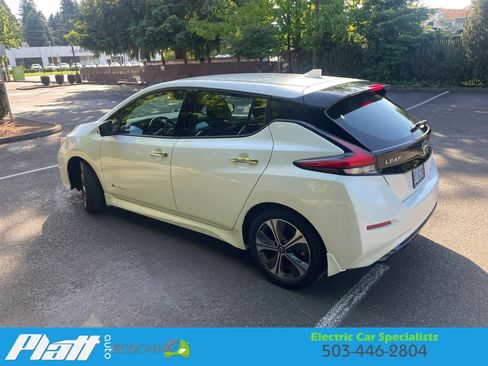 Used 2019 Nissan Leaf SL w/ SL Technology Package FWD image 6