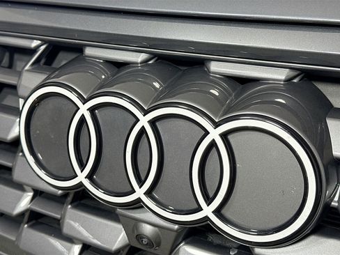 Used 2025 Audi Q5 Premium Plus w/ Premium Plus AWD/4WD image 29