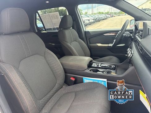 Used 2025 Honda Pilot Sport image 18
