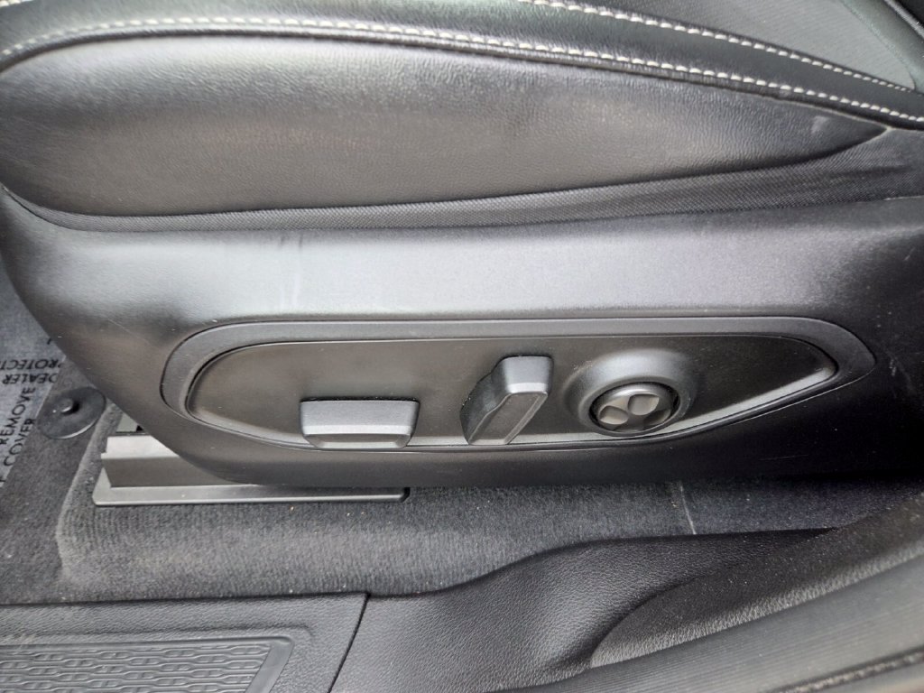 Used 2024 Jeep Grand Cherokee Altitude RWD image 4