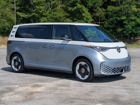 Used 2025 Volkswagen ID. Buzz Pro S Plus RWD image 11