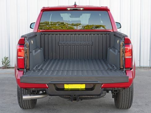 Used 2025 Toyota Tacoma TRD Sport image 10