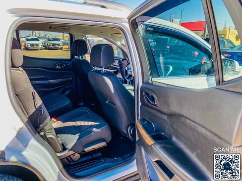 Used 2019 GMC Acadia SLE w/ LPO, Black Accent Package image 14