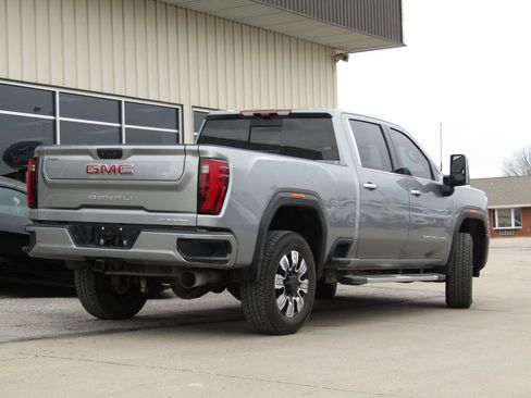 Used 2024 GMC Sierra 2500 Denali w/ Technology Package image 3