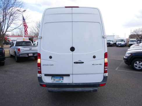 Used 2015 Freightliner Sprinter 3500 image 7