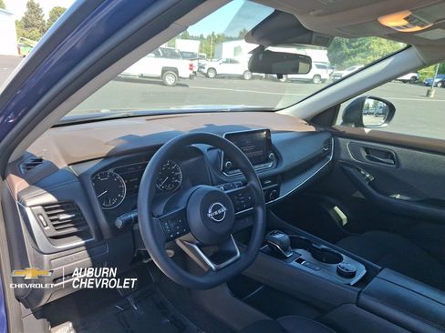 Used 2023 Nissan Rogue S AWD/4WD image 14