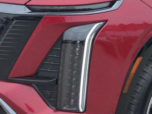 Certified 2026 Cadillac Vistiq Premium Luxury AWD/4WD image 19