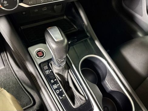 Used 2023 Nissan Altima 2.5 SV w/ SV Premium Package FWD image 18