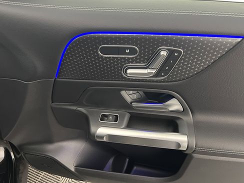 New 2025 Mercedes-Benz GLB 250 4MATIC image 25