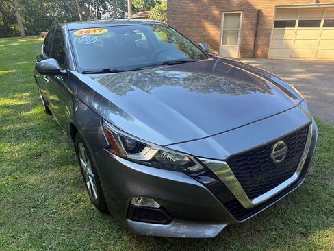 Used 2019 Nissan Altima 2.5 S FWD image 5