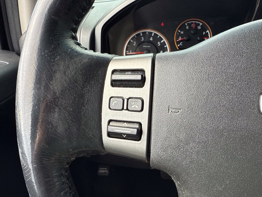 Used 2010 Nissan Titan SE w/ SE Premium Utility Pkg RWD image 28
