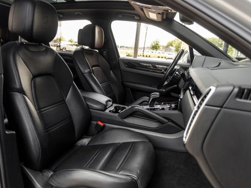 Certified 2021 Porsche Cayenne AWD/4WD image 45
