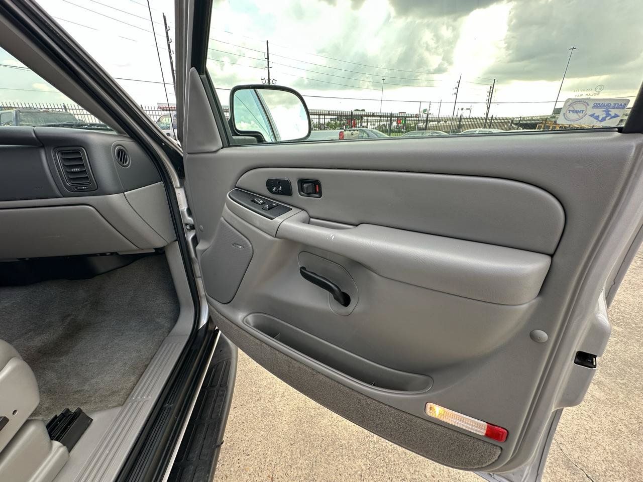 Used 2004 Chevrolet Tahoe LT w/ LT Preferred Equipment Group AWD/4WD image 62