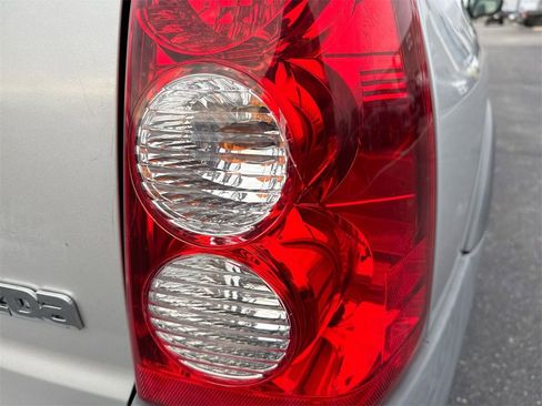 Used 2005 MAZDA Tribute I image 31