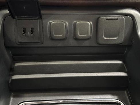 Used 2016 Chevrolet Silverado 1500 High Country w/ High Country Premium Package image 24