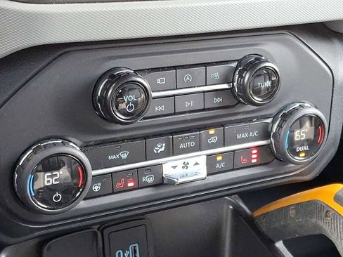 Used 2023 Ford Bronco Badlands image 24