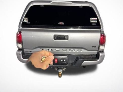 Used 2021 Toyota Tacoma TRD Off-Road w/ Technology Package image 12