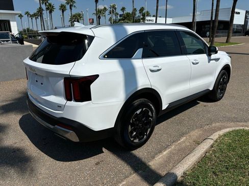 New 2025 Kia Sorento S image 6