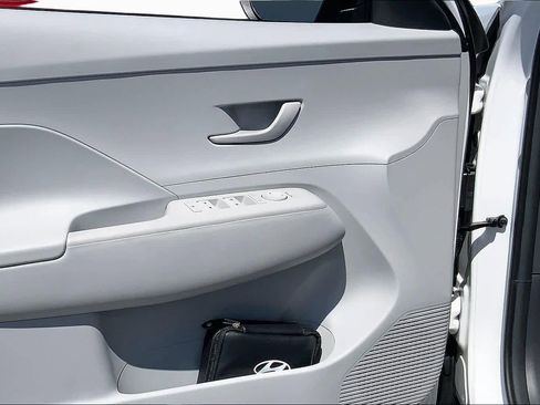 Used 2024 Hyundai Kona SEL FWD image 20